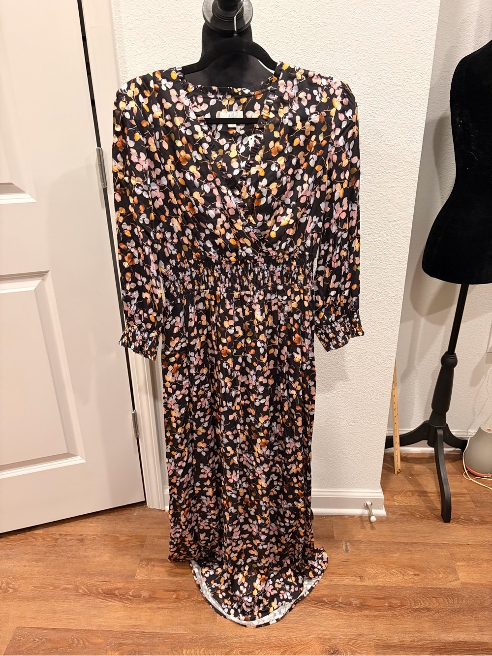 Women’s Small Black Floral Long Sleeve Maxi Dress in Black Pink & Mustard